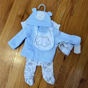 NWT Kyle & Deena 6 Piece Set Light Blue/white Clouds, 3-6M, **FREE SHIPPING